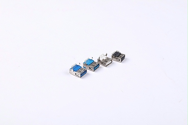 USB连接器